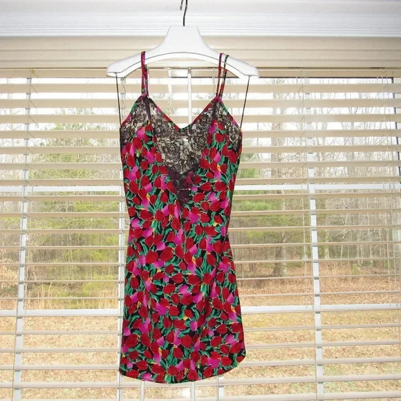 VICTORIA'S SECRET Gold Label Red Floral Slipdres P - Picture 1 of 5